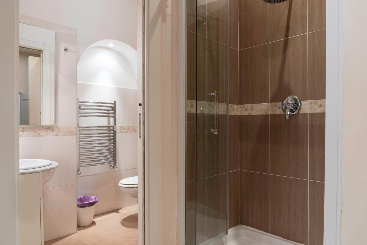 Tiberina Apartments - Rome Trastevere Екстер'єр фото